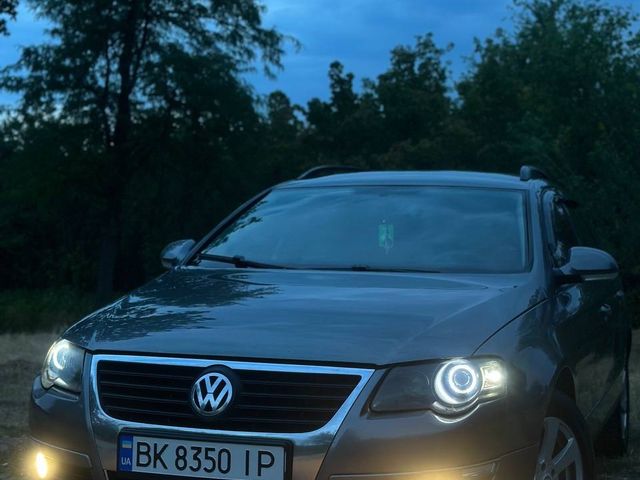 Volkswagen Passat - фото 2
