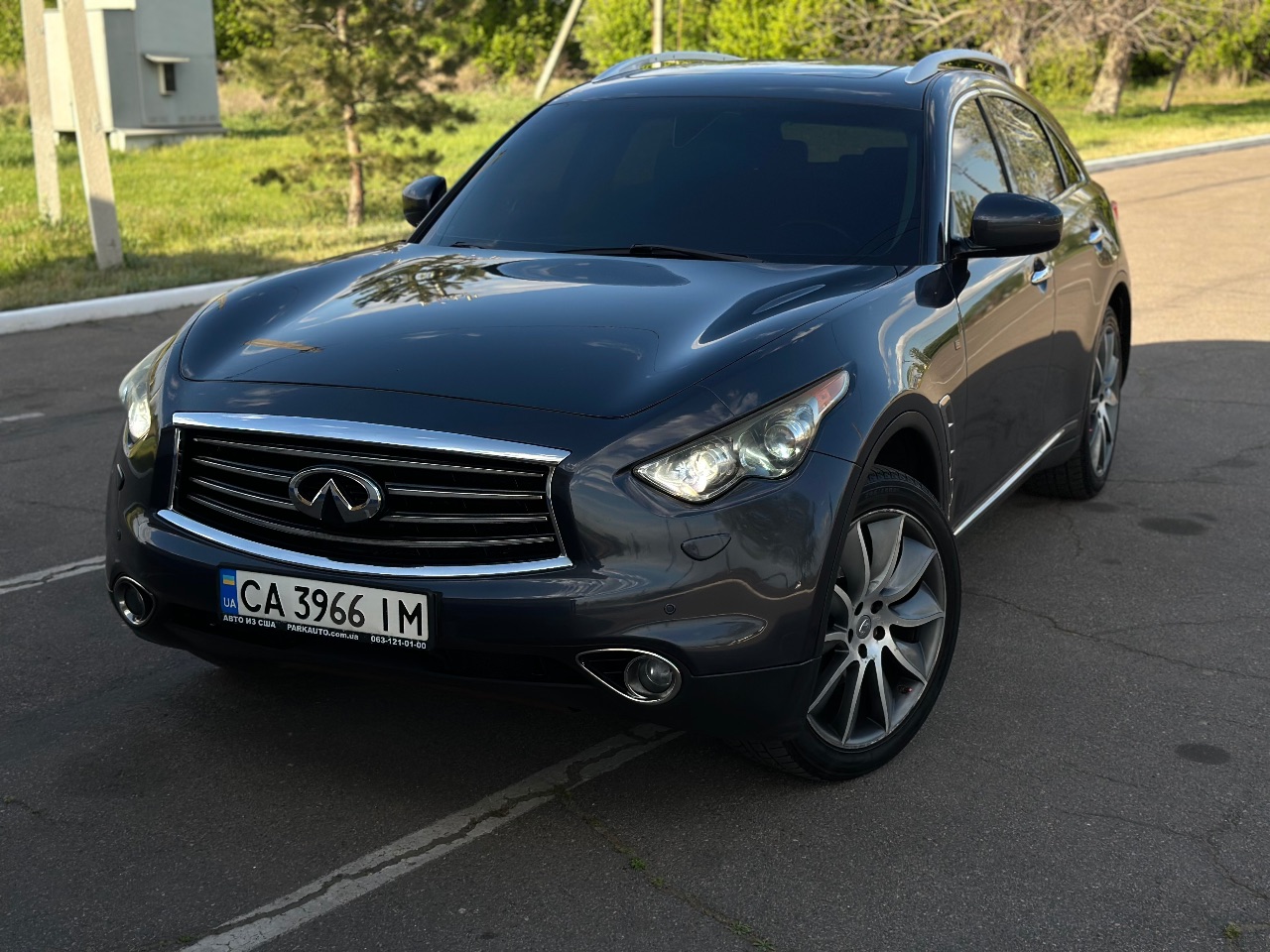 Infiniti FX - фото 1