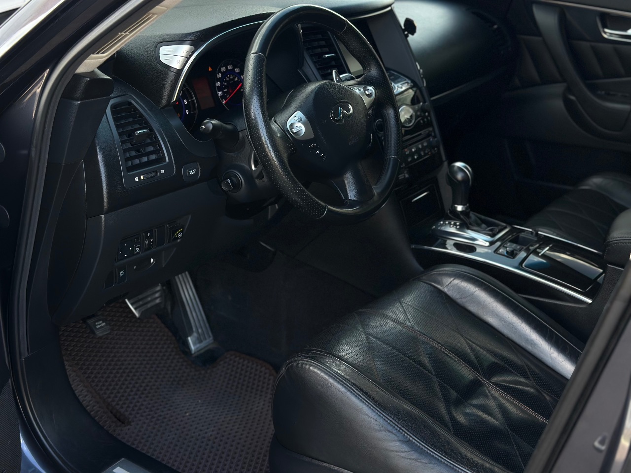 Infiniti FX - фото 4