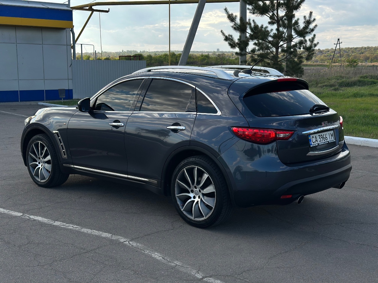 Infiniti FX - фото 2