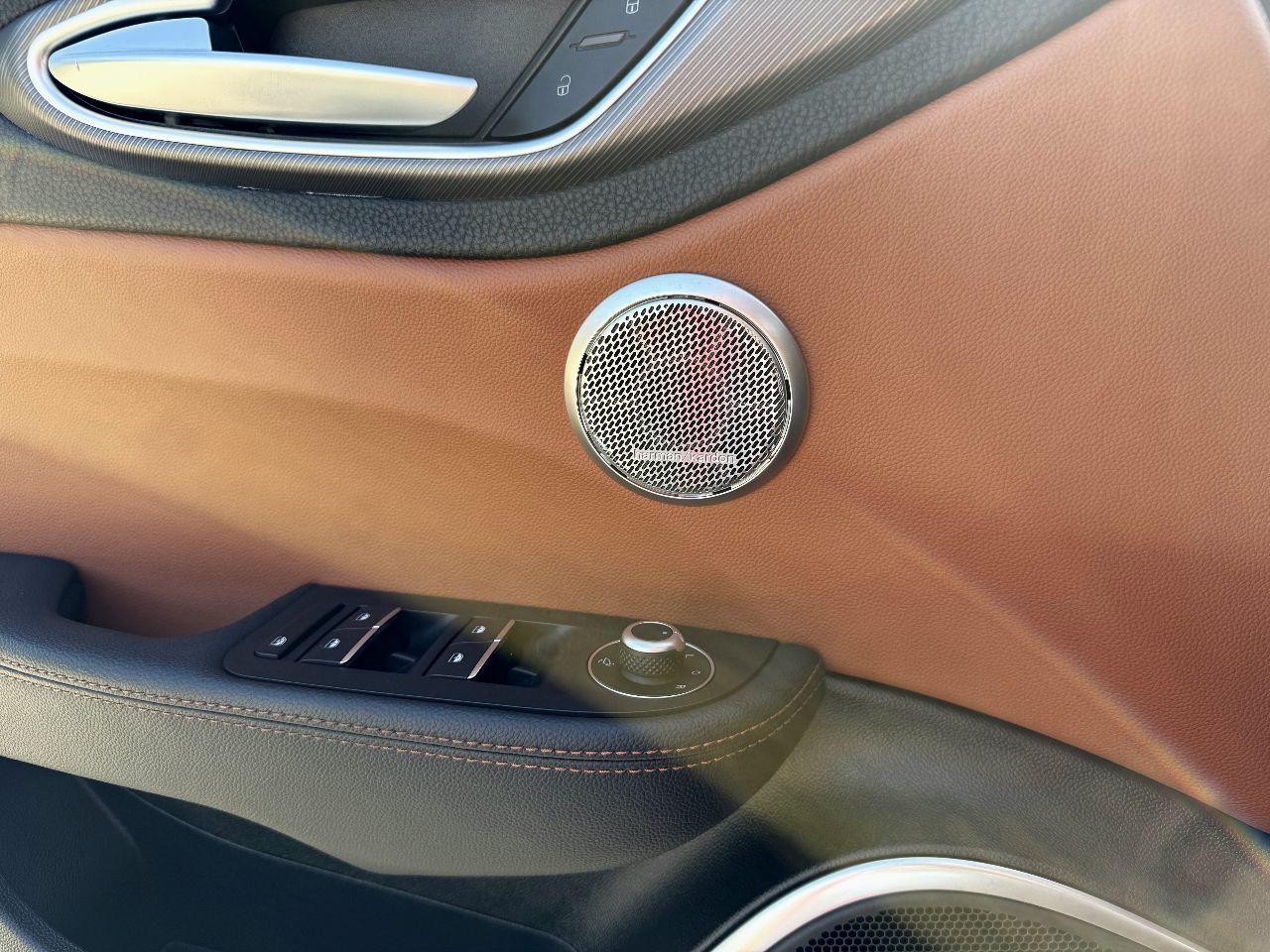 Alfa Romeo Giulia - фото 12