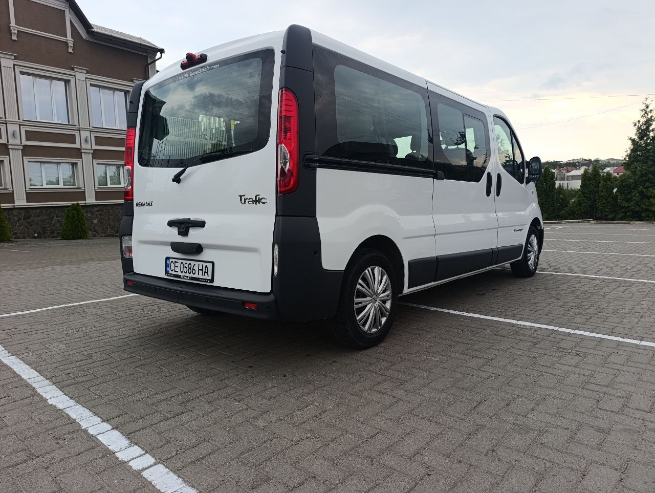 Renault Trafic - фото 19