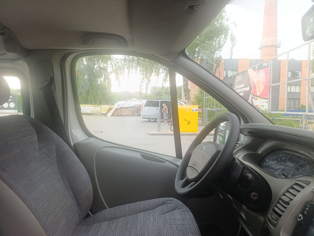 Renault Trafic - фото 28