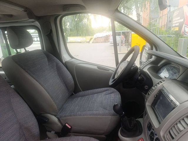 Renault Trafic - фото 2