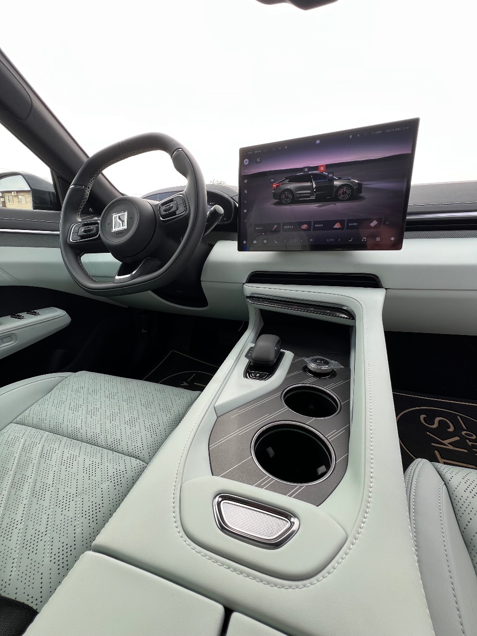 Zeekr 001 - фото 3