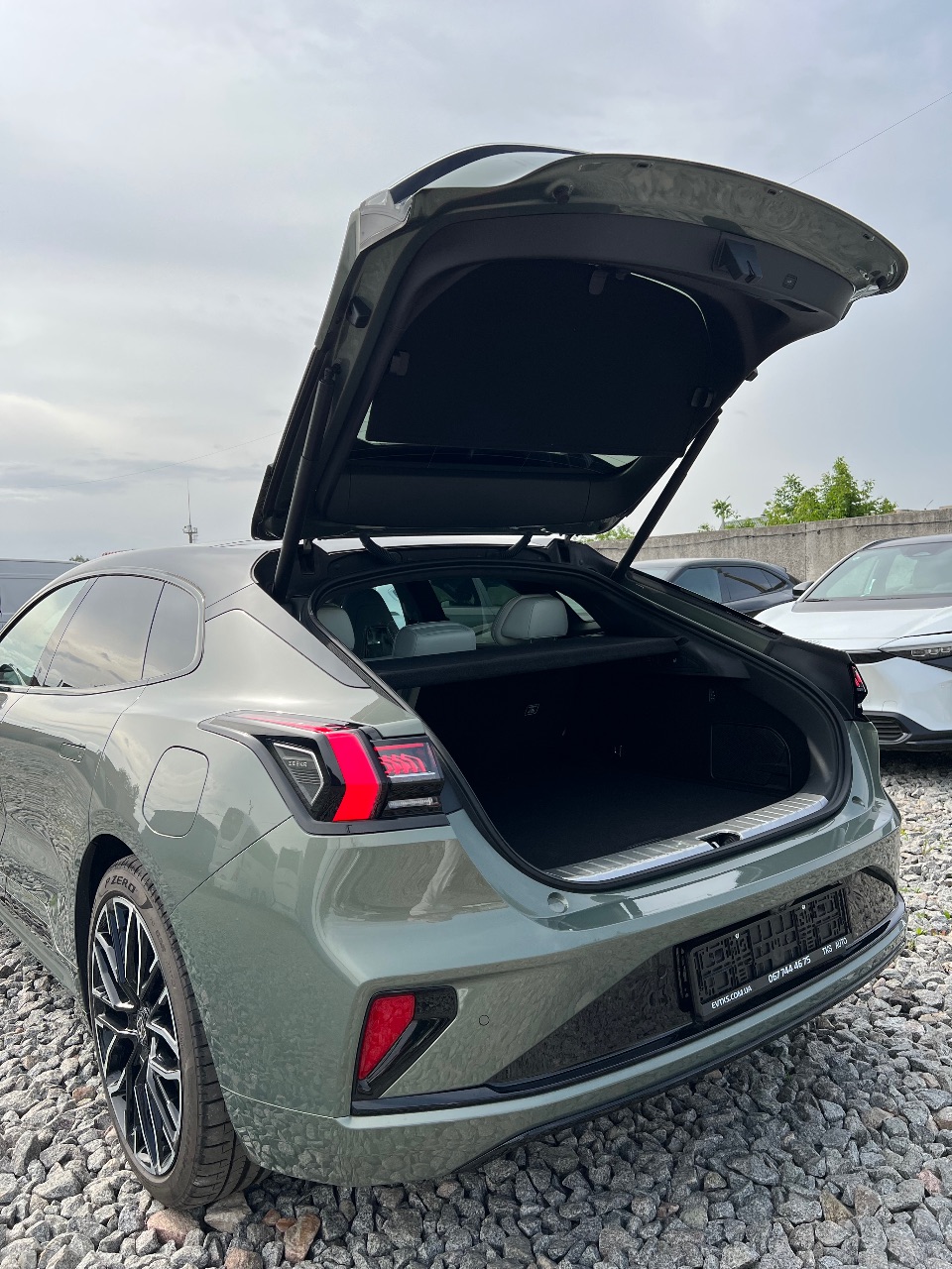 Zeekr 001 - фото 2