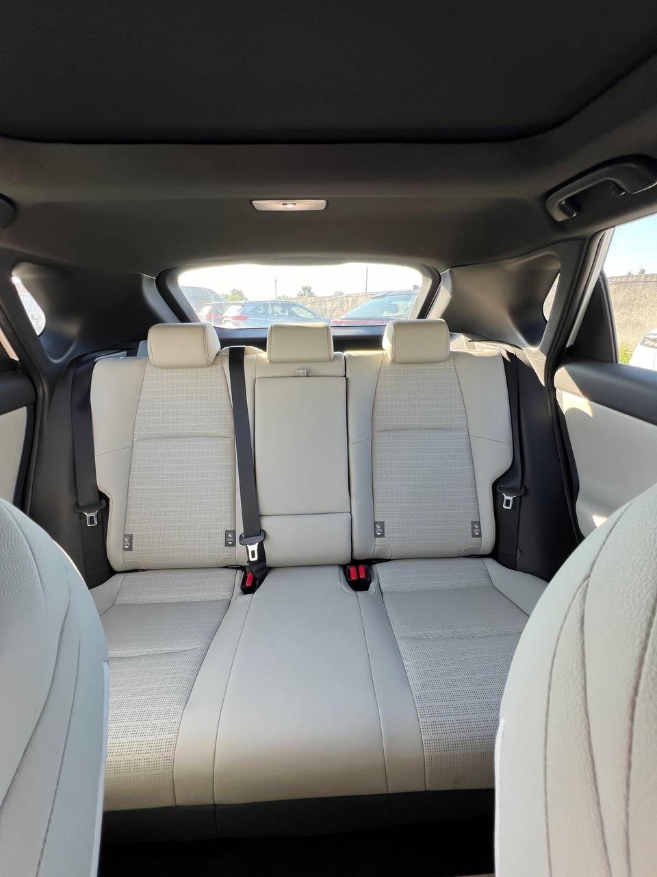 Toyota bZ4X - фото 6