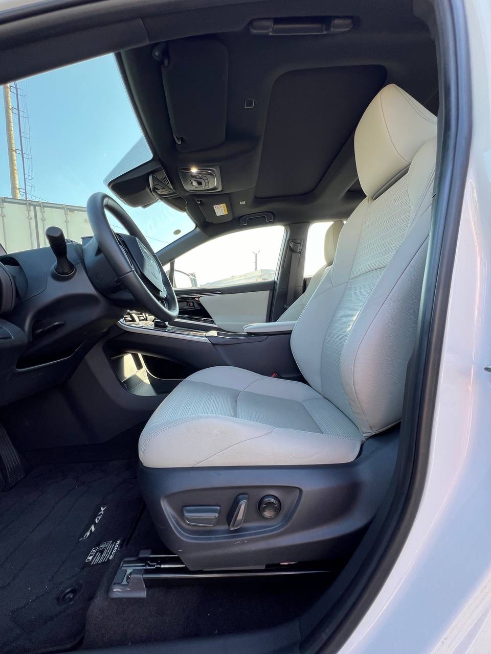 Toyota bZ4X - фото 5