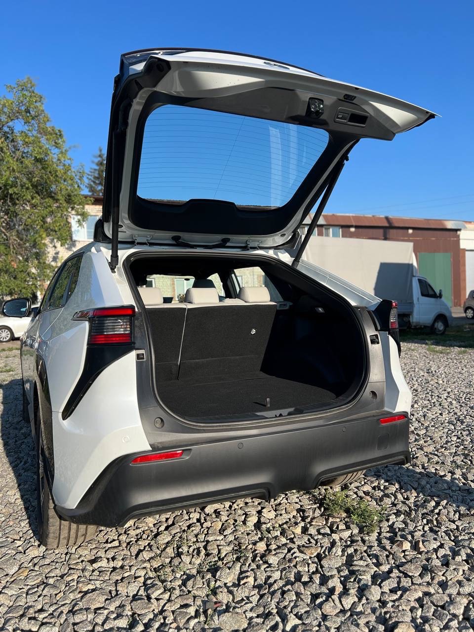 Toyota bZ4X - фото 4