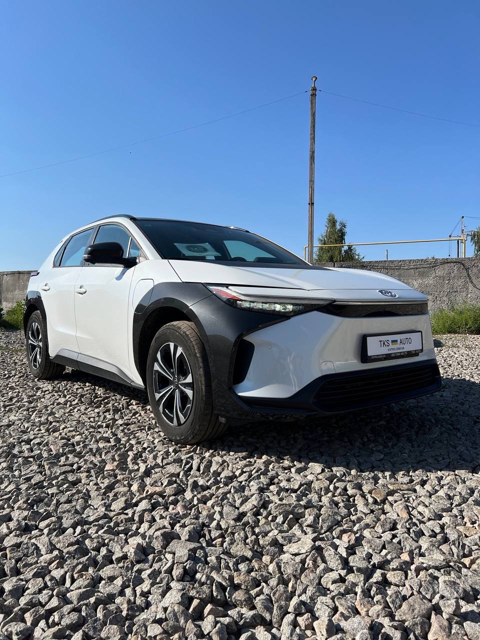 Toyota bZ4X - фото 2