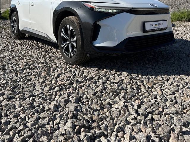 Toyota bZ4X - фото 2