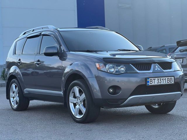 Mitsubishi Outlander - фото 2