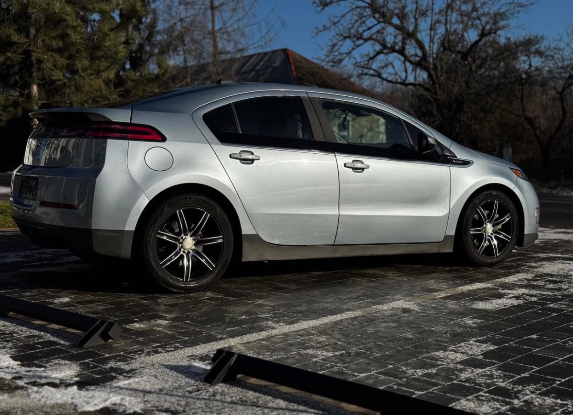 Chevrolet Volt - фото 1