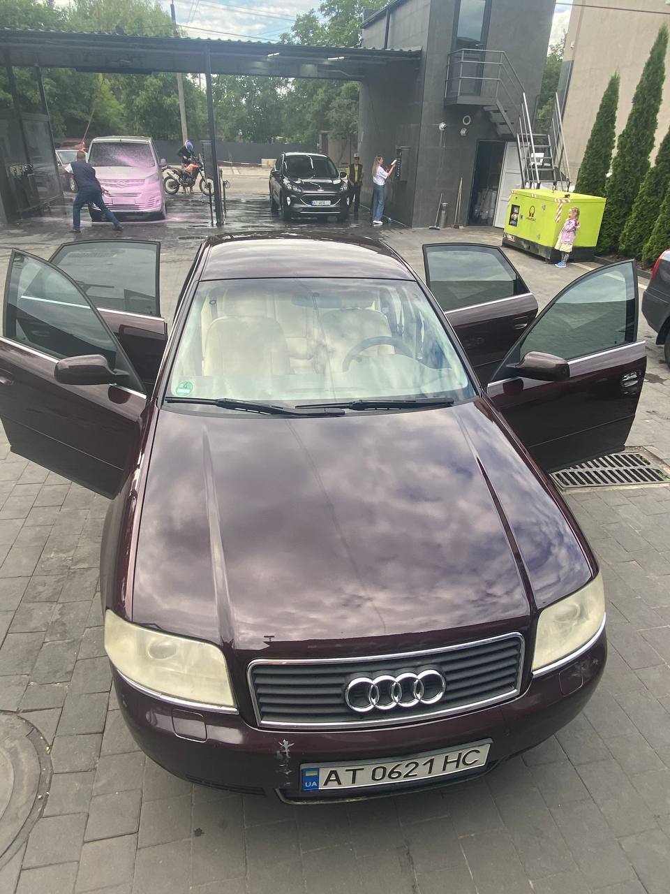 Audi A6 - фото 1