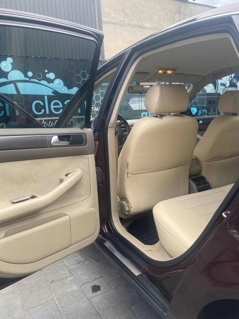 Audi A6 - фото 10