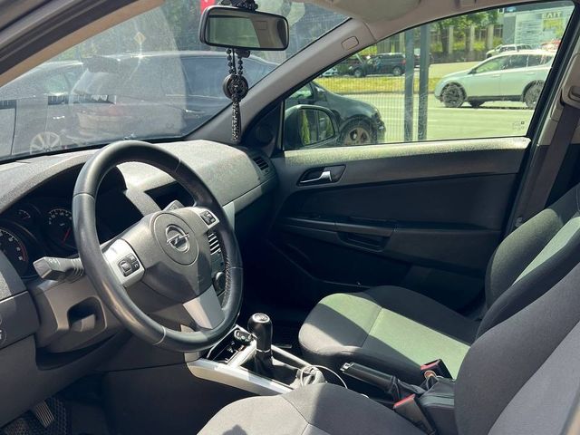 Opel Astra 2012, Чернівці, $6 199 - зображення 4