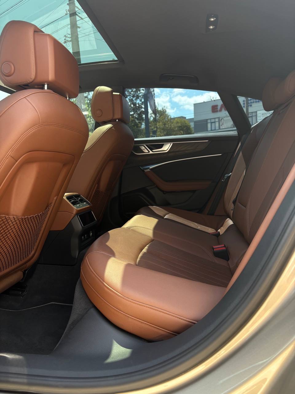 Audi A7 - фото 7