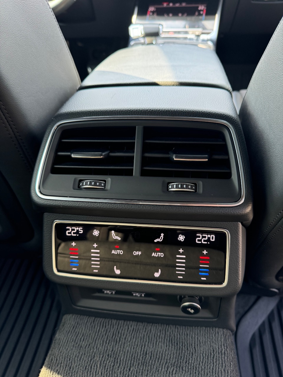 Audi A6 allroad - фото 10