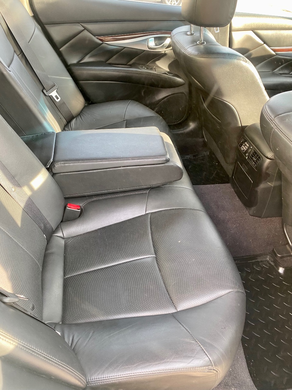 Infiniti Q70 - фото 26