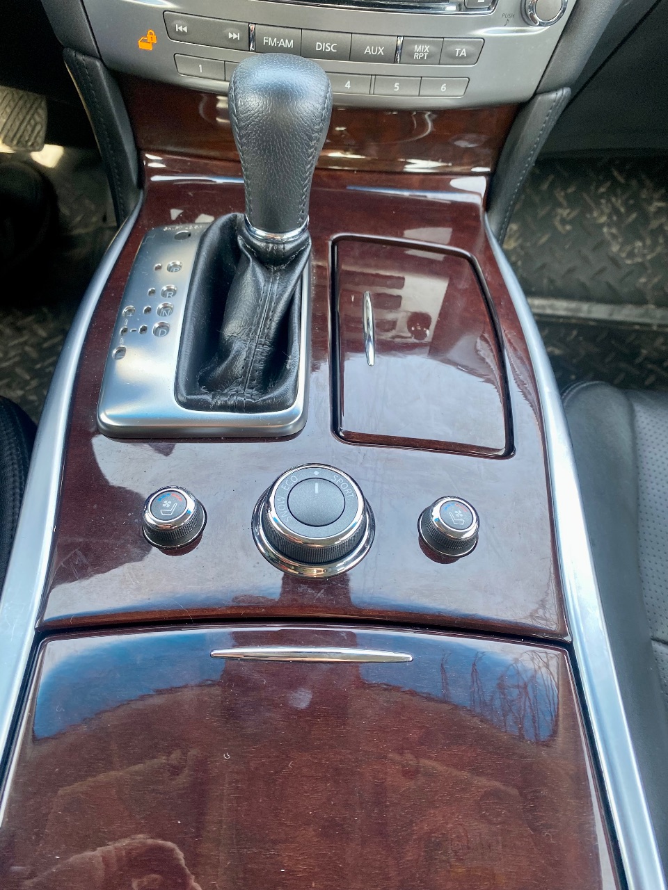 Infiniti Q70 - фото 17