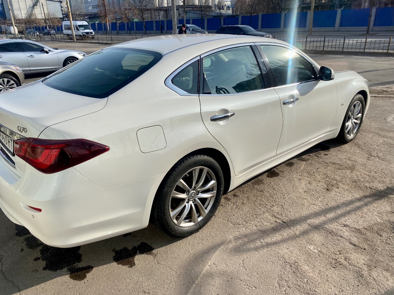 Infiniti Q70 - фото 2