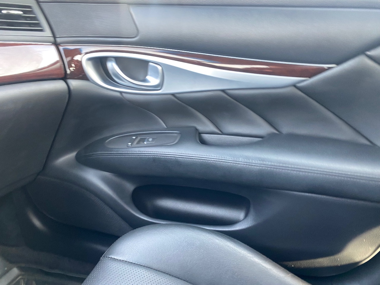 Infiniti Q70 - фото 21