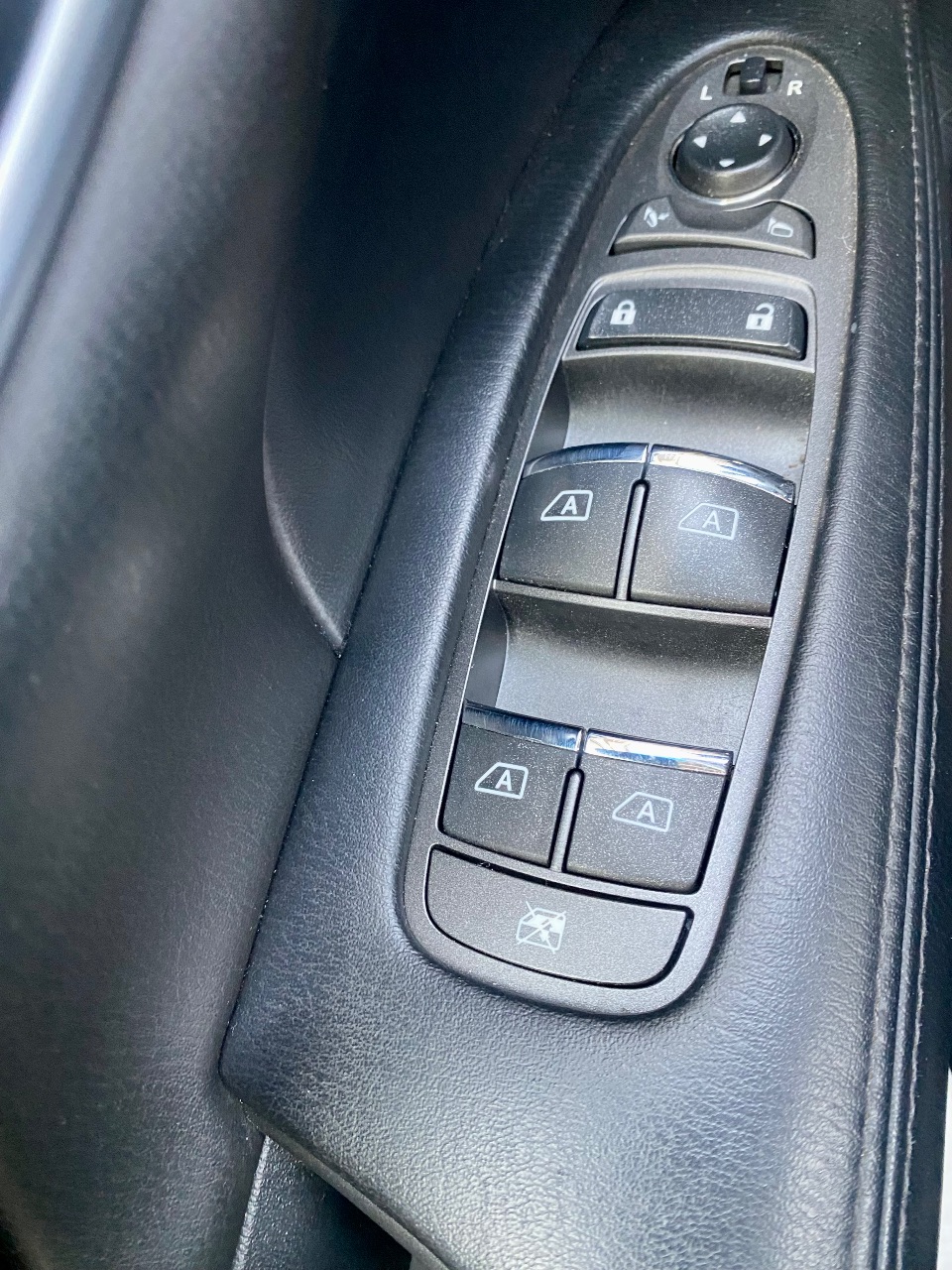 Infiniti Q70 - фото 14