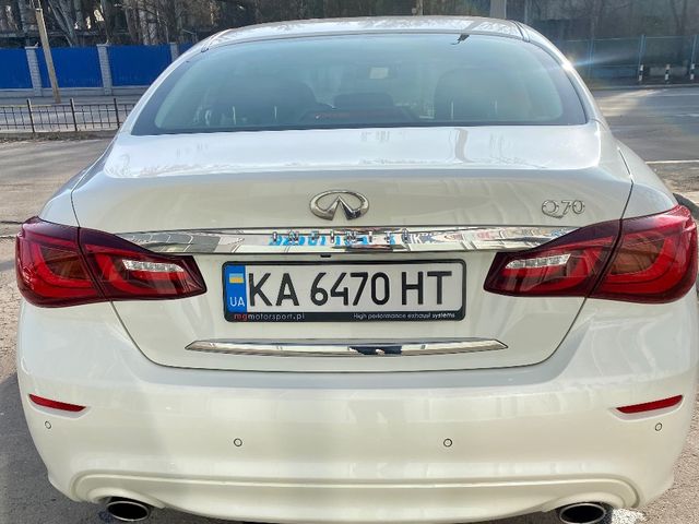 Infiniti Q70 - фото 5