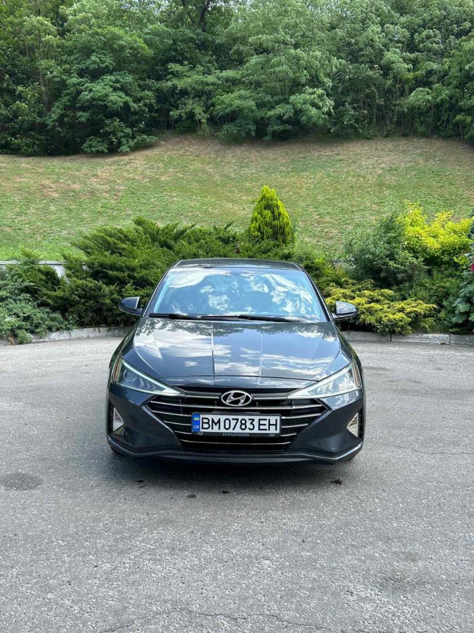 Hyundai Elantra - фото 1