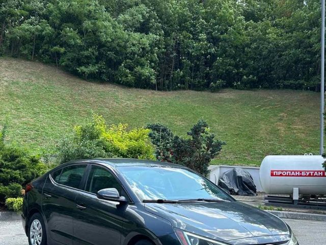 Hyundai Elantra - фото 4