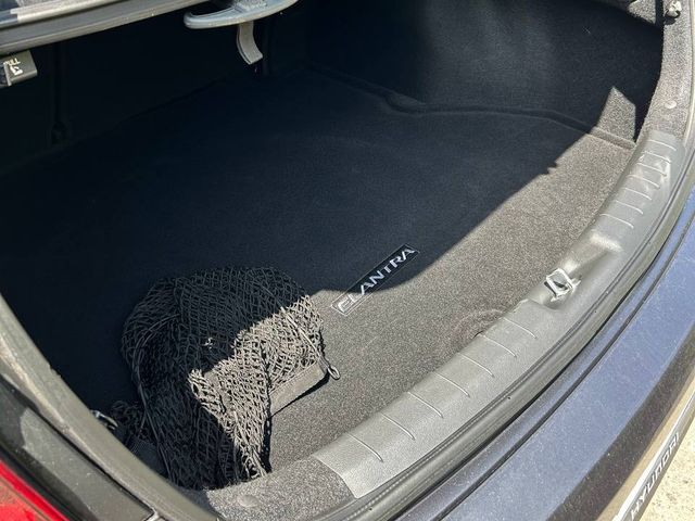 Hyundai Elantra - фото 5