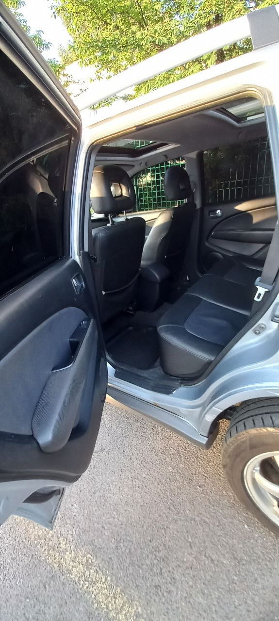 Mitsubishi Outlander - фото 12