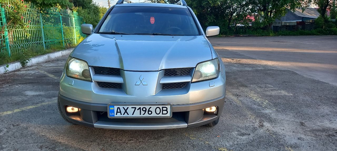 Mitsubishi Outlander - фото 8