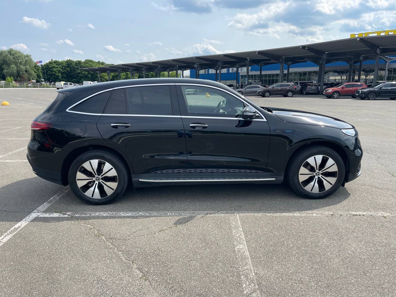 Mercedes-Benz EQC - фото 8