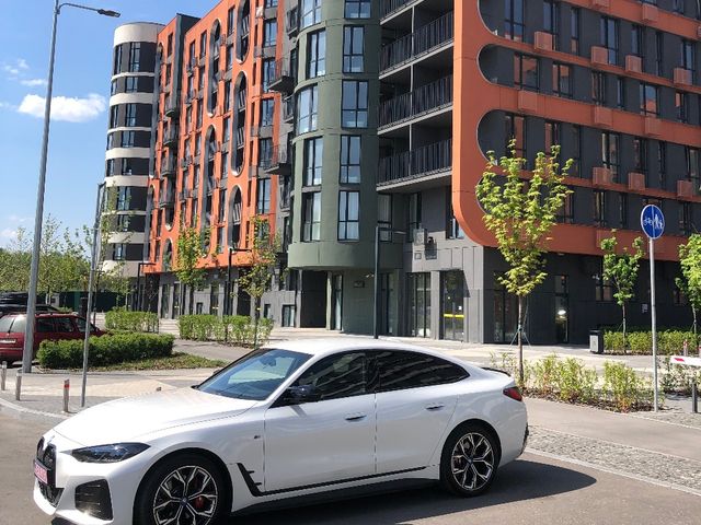 BMW i4 - фото 2