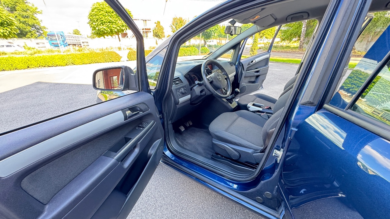 Opel Zafira - фото 36