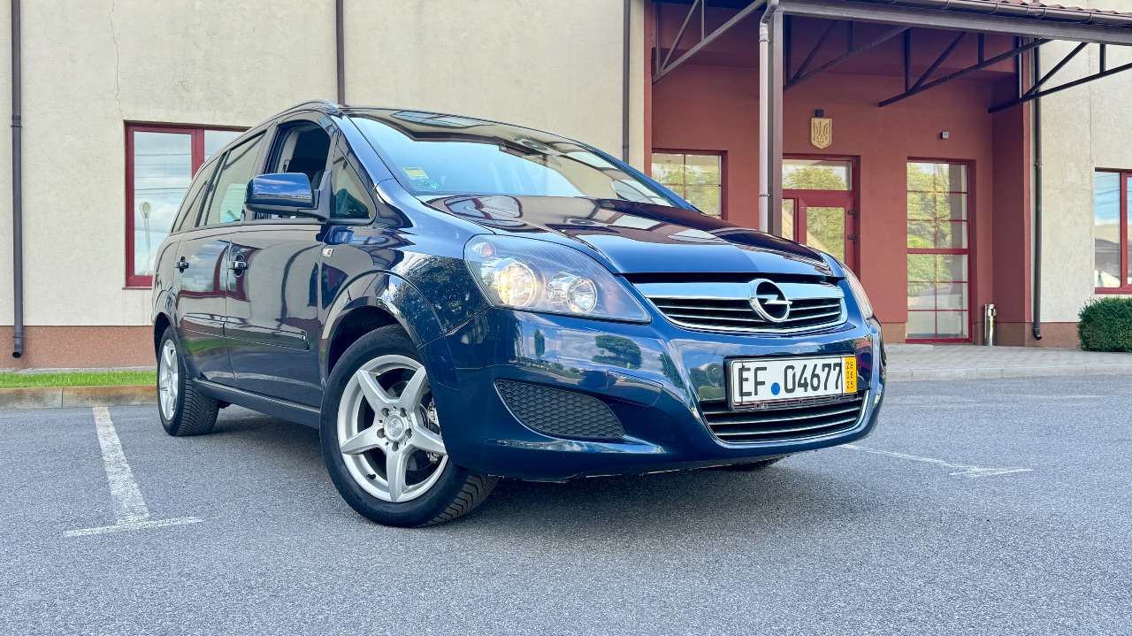 Opel Zafira - фото 26