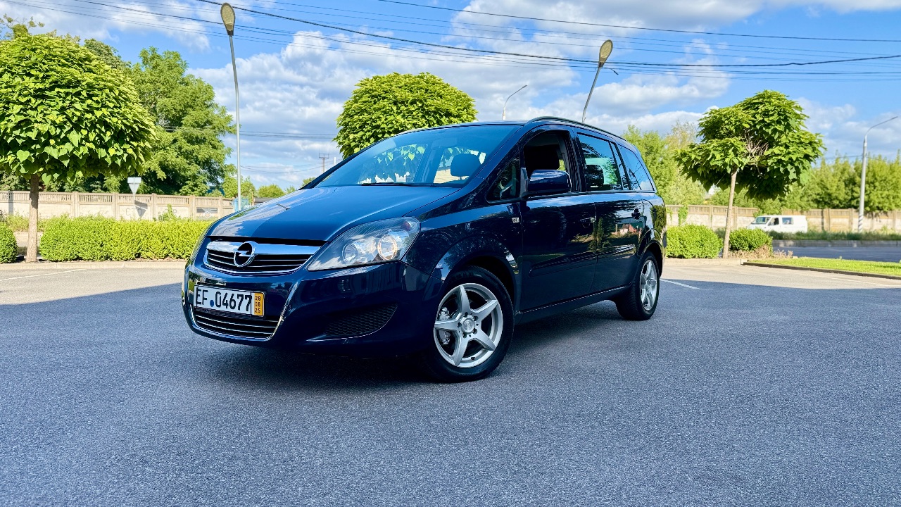 Opel Zafira - фото 45