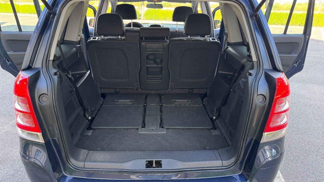 Opel Zafira - фото 18