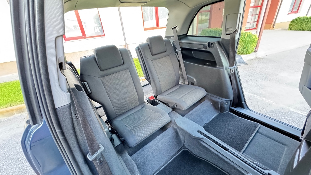 Opel Zafira - фото 14