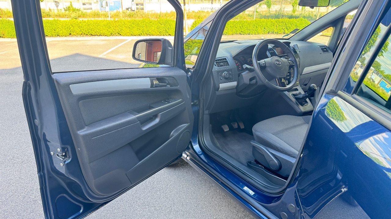 Opel Zafira - фото 59