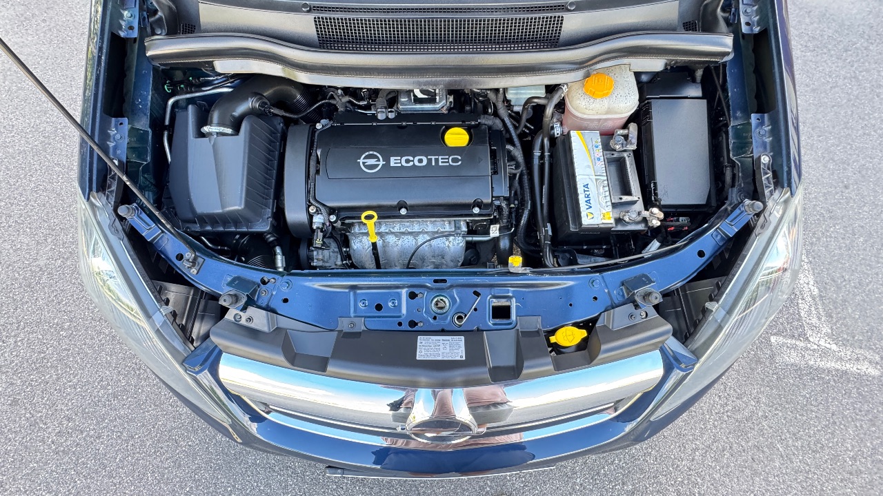 Opel Zafira - фото 17
