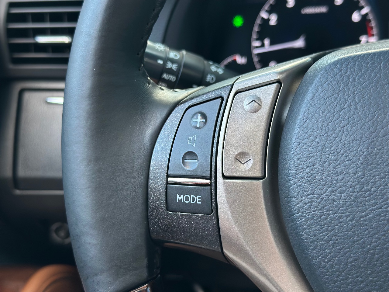 Lexus RX - фото 56