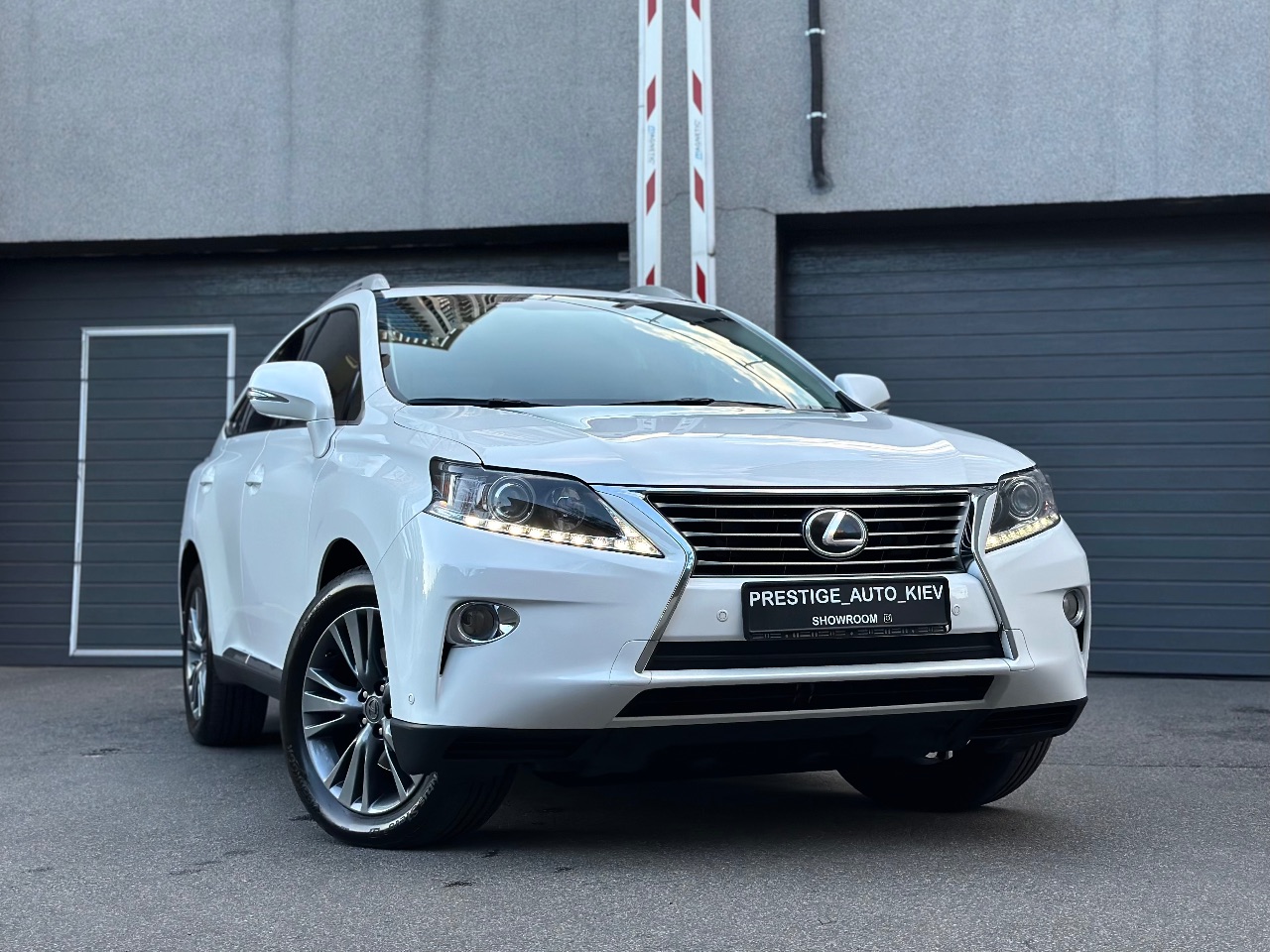 Lexus RX - фото 1