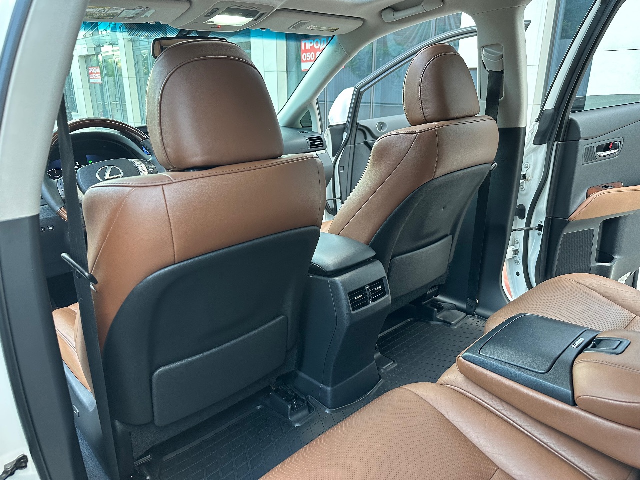 Lexus RX - фото 32