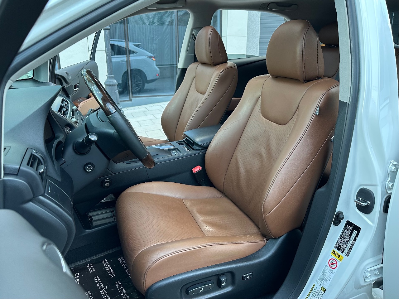 Lexus RX - фото 27