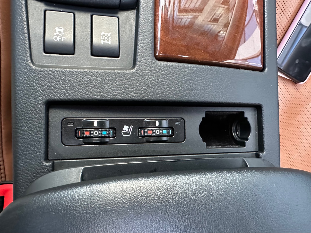 Lexus RX - фото 72