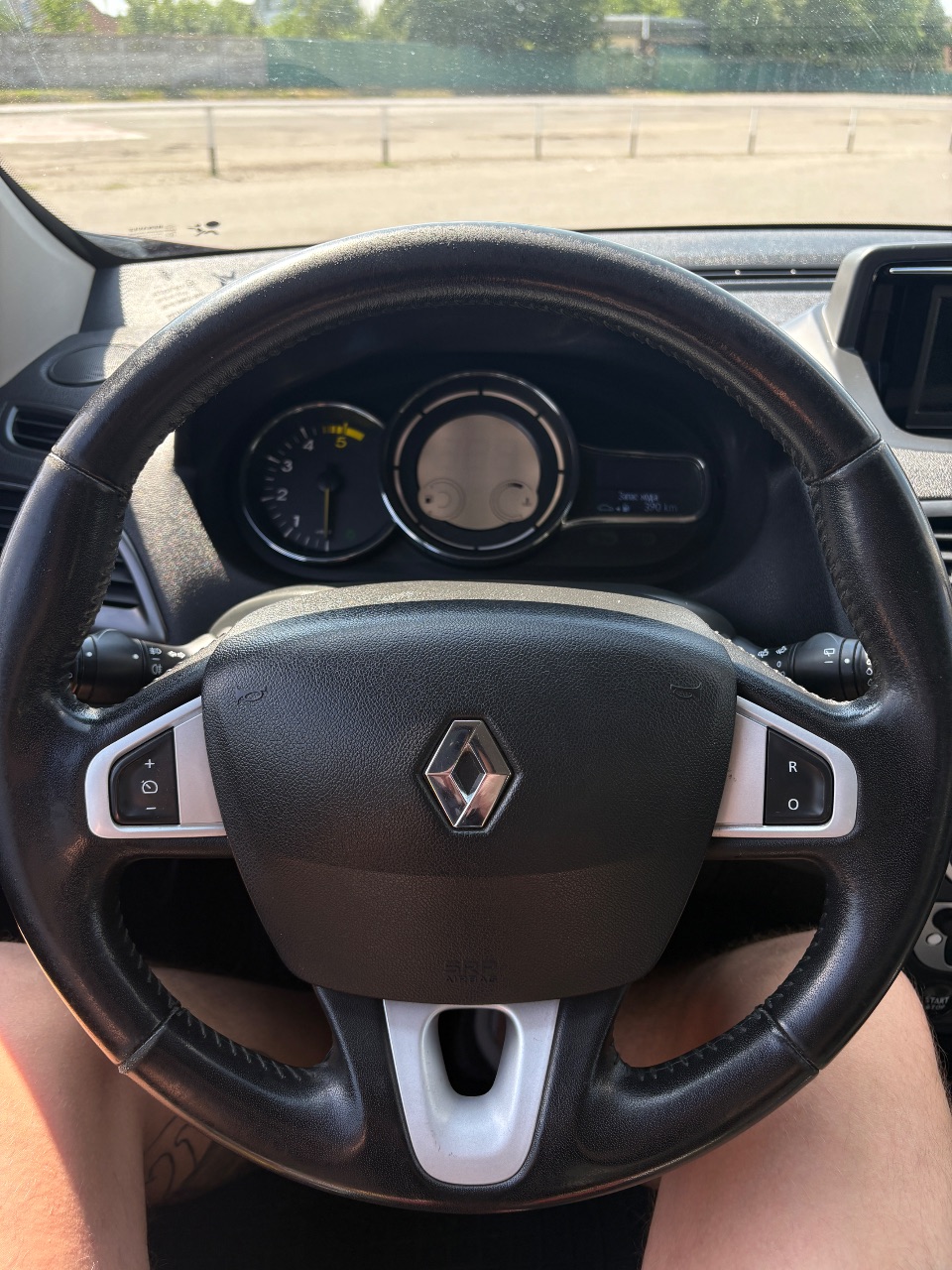 Renault Megane - фото 14