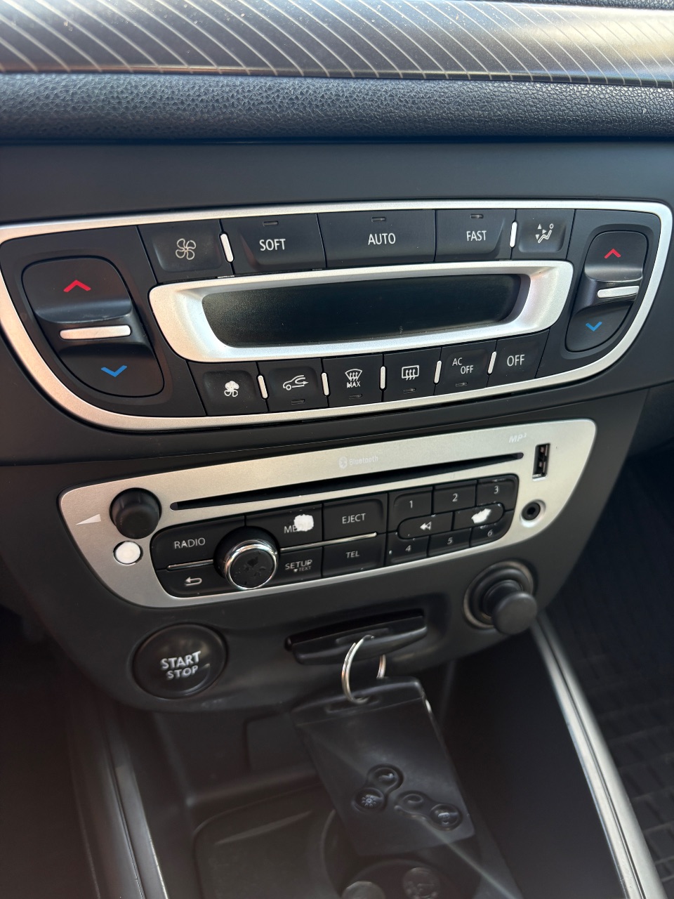 Renault Megane - фото 16