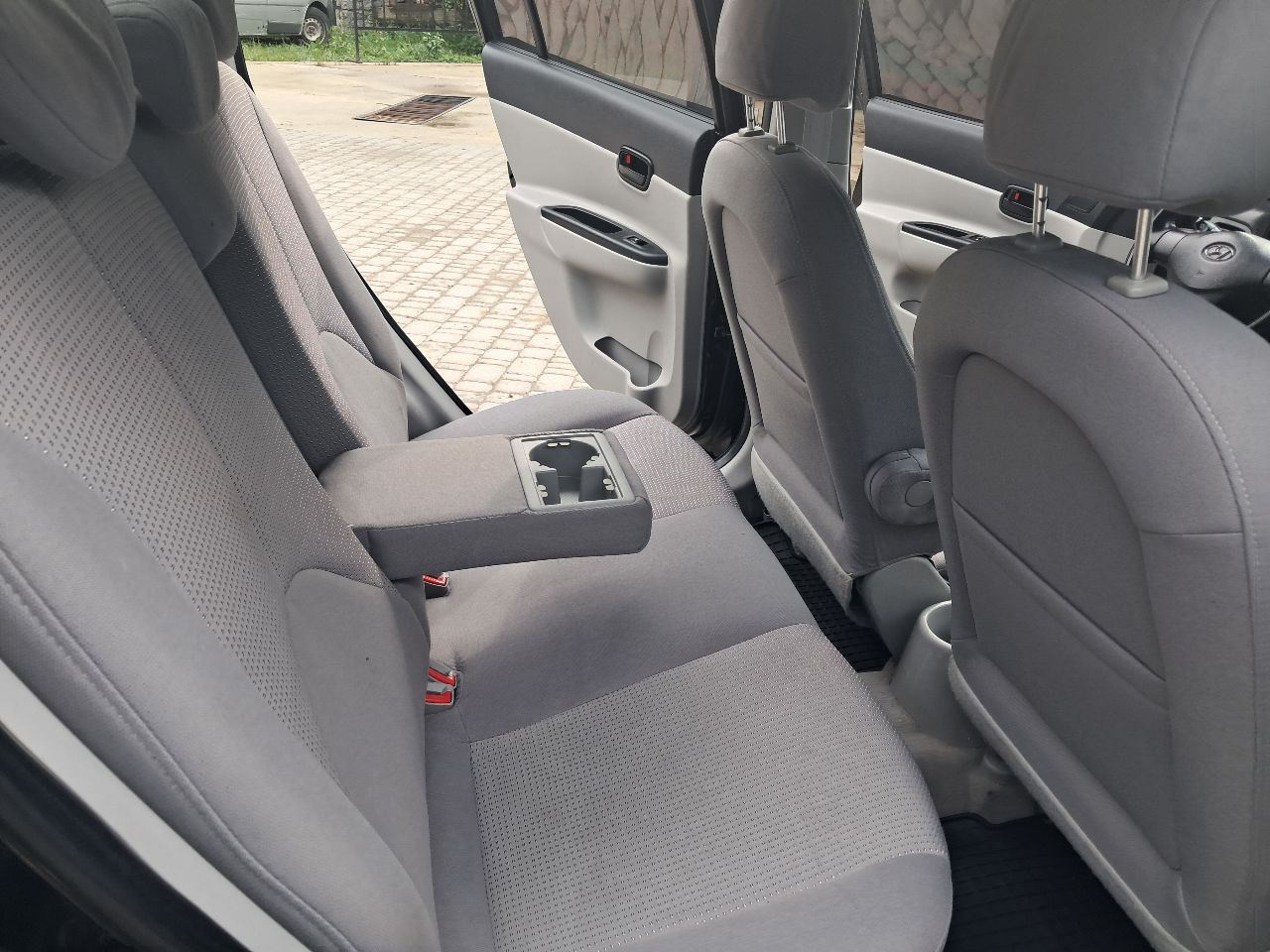 Hyundai Accent - фото 34